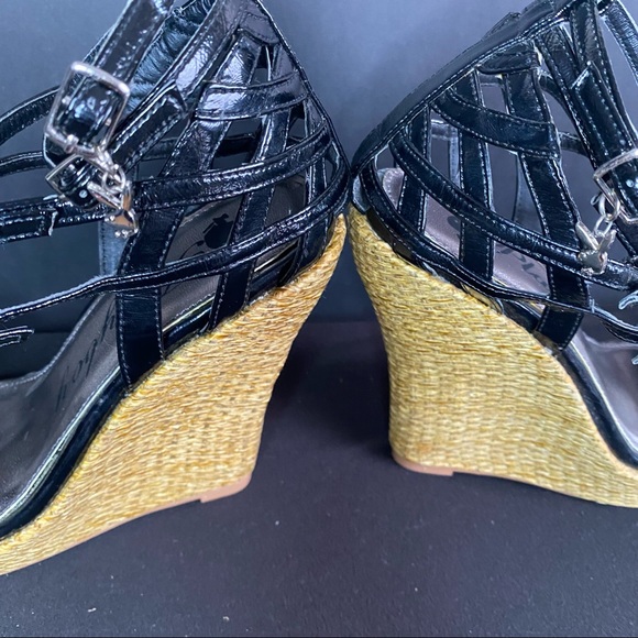 ❤️Playboy Sexy wedge strappy heels 👠 Black, NWOT Size 6 - Picture 11 of 14